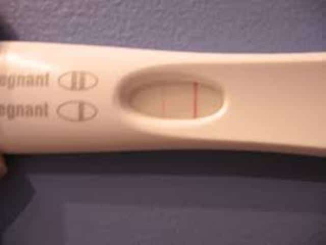 faint pink line and dark line in pregnancy test in hindi
